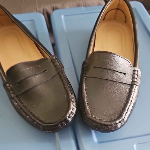 Classic Black Loafers for Women - Picture 1 of 2